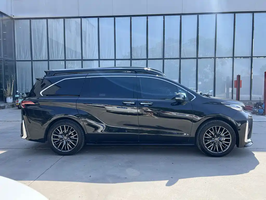 Китайский автомобиль. 华东牌商务车 — миниатюра 14