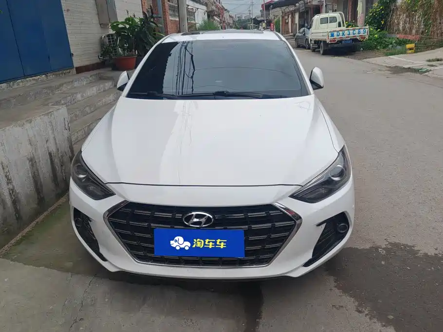 Hyundai Elantra — миниатюра 2