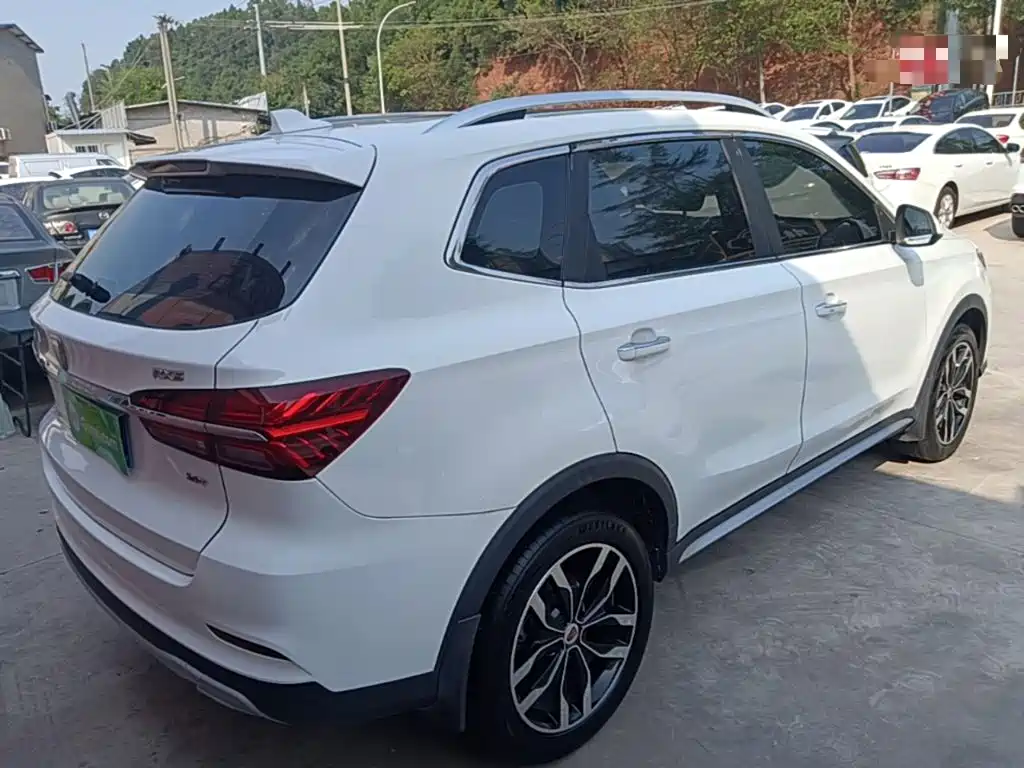 Roewe RX5 — миниатюра 7