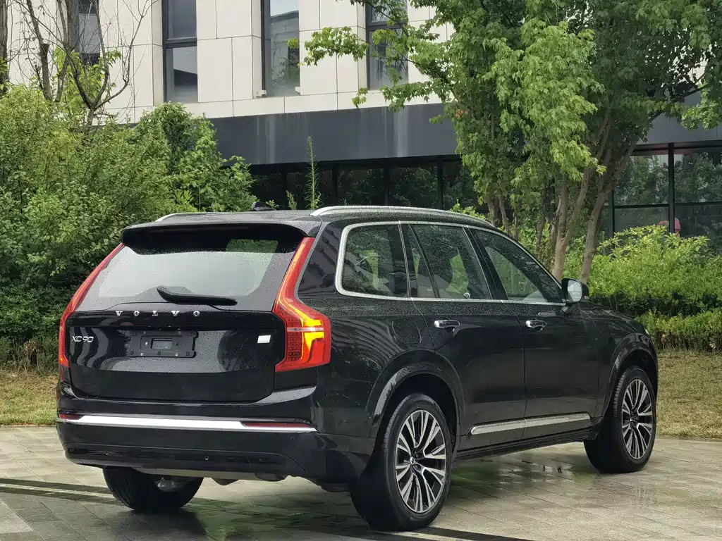 Volvo XC90 PHEV — миниатюра 5