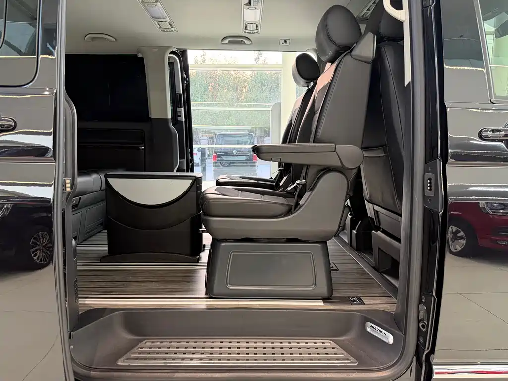 Volkswagen Multivan — миниатюра 17