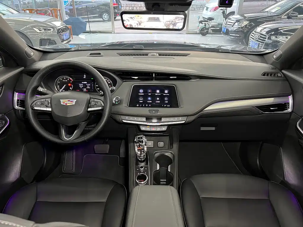 Cadillac XT4 2023 28T Luxury