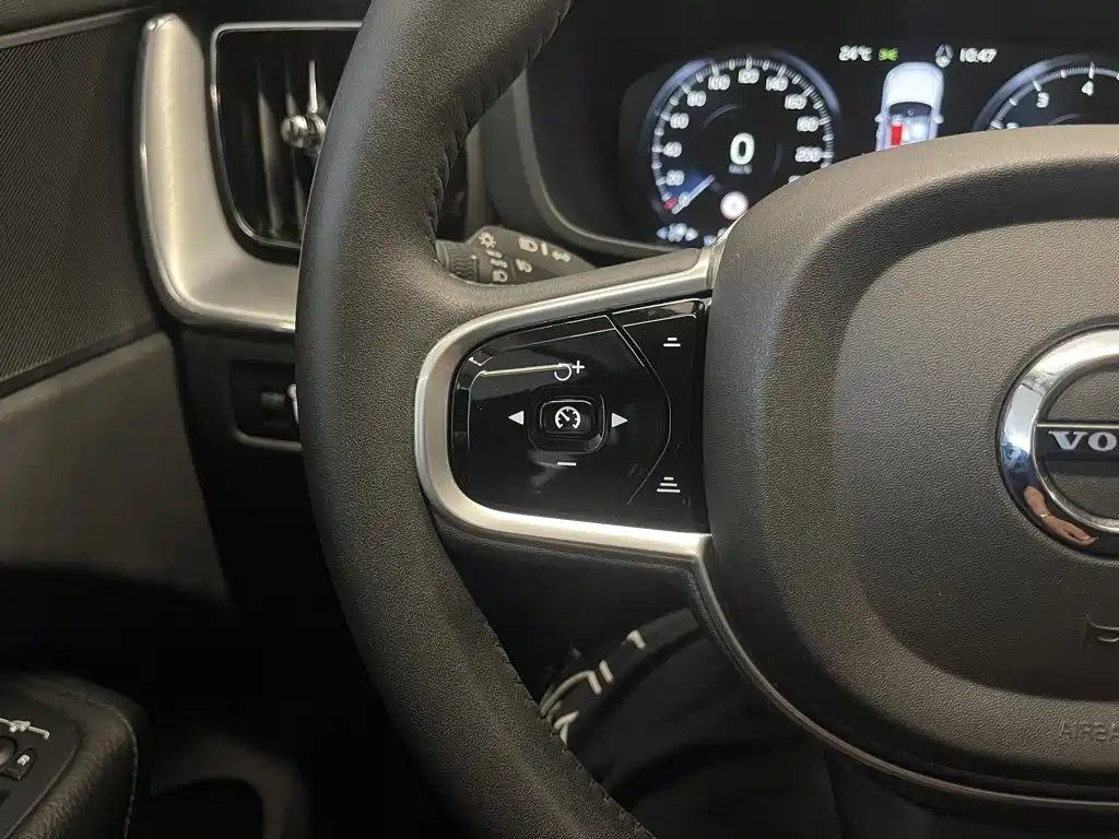 Volvo XC60 — миниатюра 23