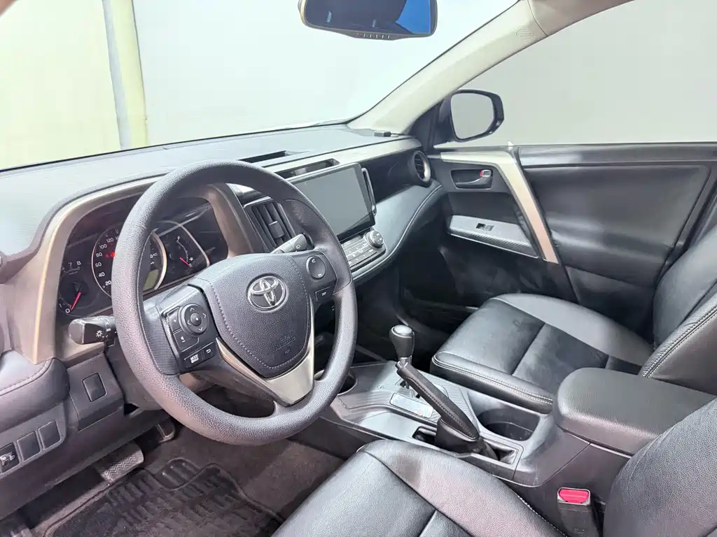 Toyota RAV4 — миниатюра 18