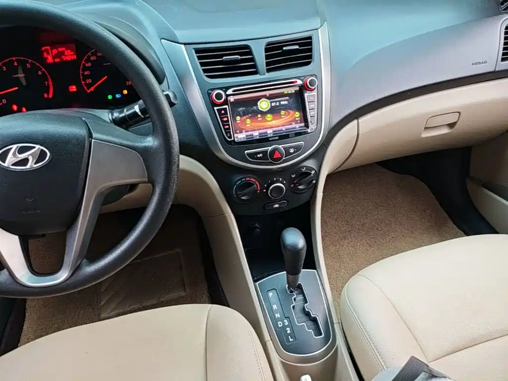 Hyundai Verna — миниатюра 13