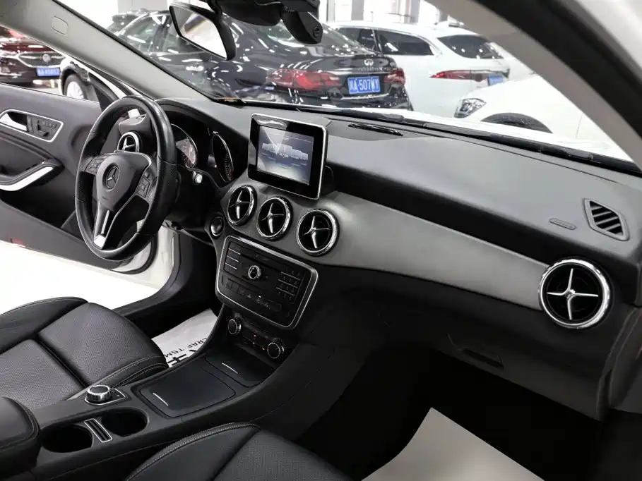 Mercedes-Benz GLA — миниатюра 14