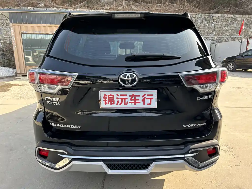 TOYOTA HIGHLANDER