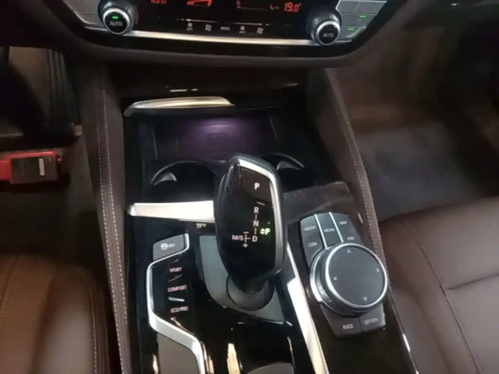 BMW 5 Series — миниатюра 14