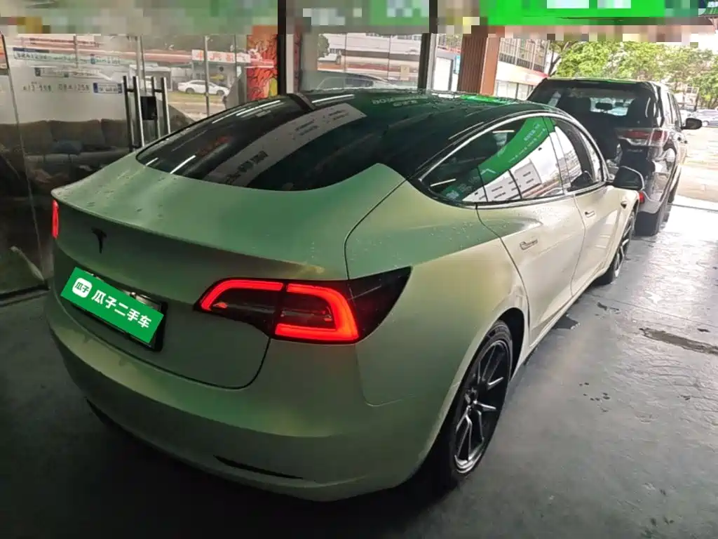 Tesla Model 3 — миниатюра 7