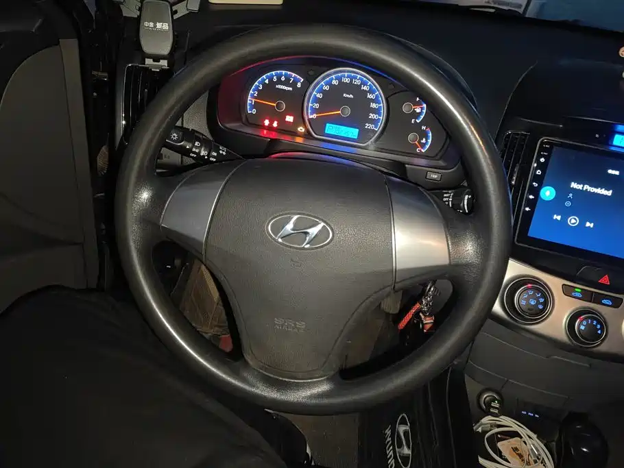 Hyundai Elantra — миниатюра 15