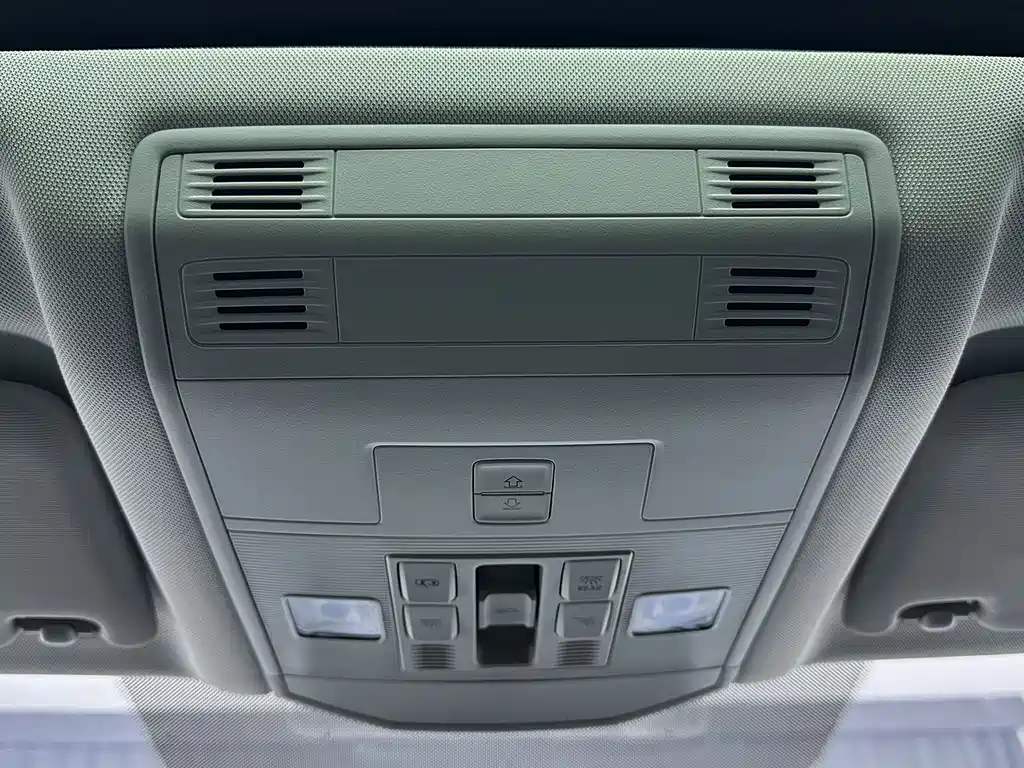 Volkswagen T-Roc — миниатюра 17
