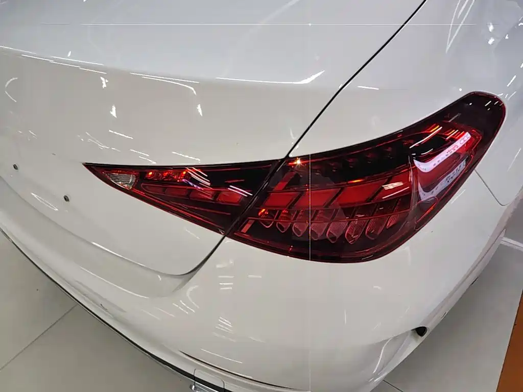 Mercedes-Benz C-Class — миниатюра 8