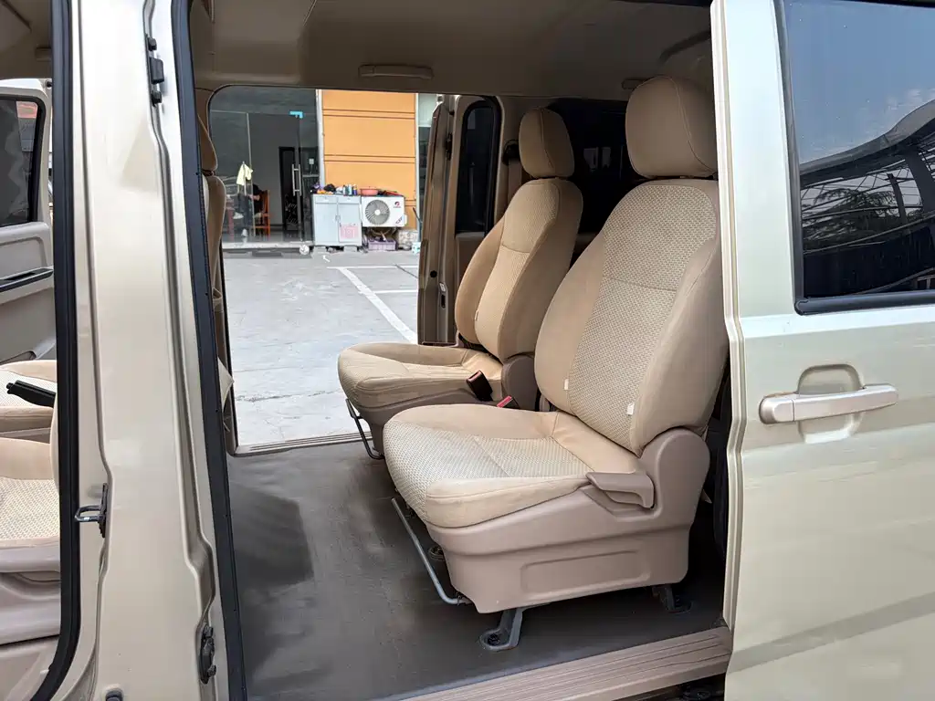 Wuling Rongguang — миниатюра 15
