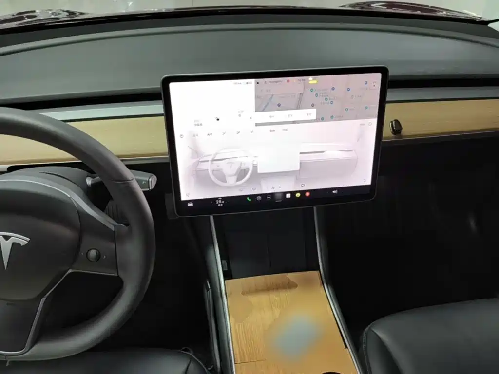 Tesla Model 3 — миниатюра 10