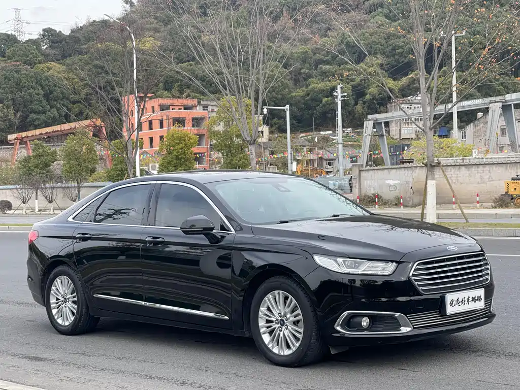 Ford Taurus 2019