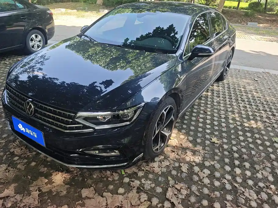 2023 Volkswagen Passat - zdjęcie 1 z 16