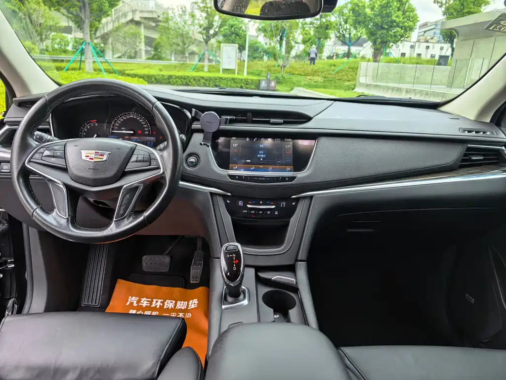 Cadillac XT5 — миниатюра 6