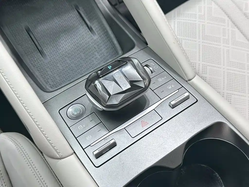 BYD Yuan UP — миниатюра 15
