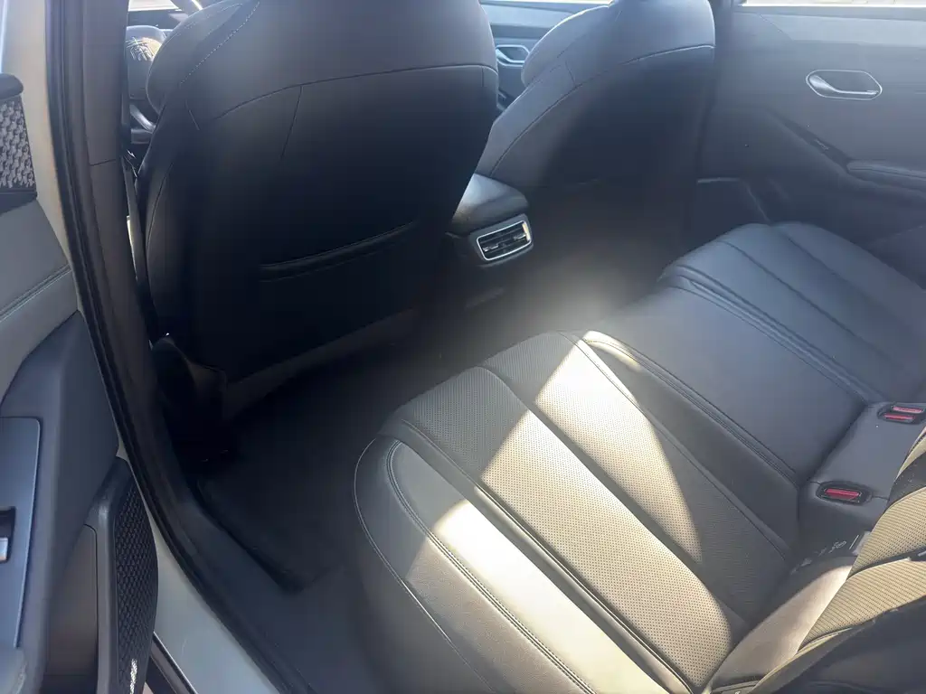 BYD Qin L — миниатюра 10
