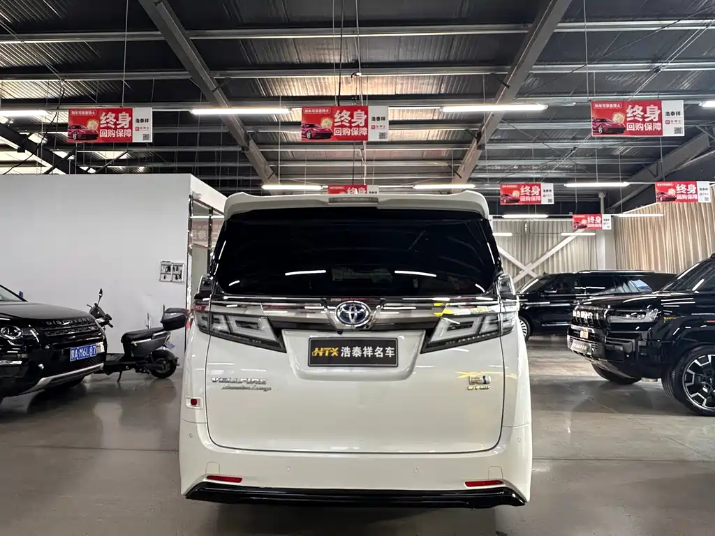 Toyota Vellfire — миниатюра 6