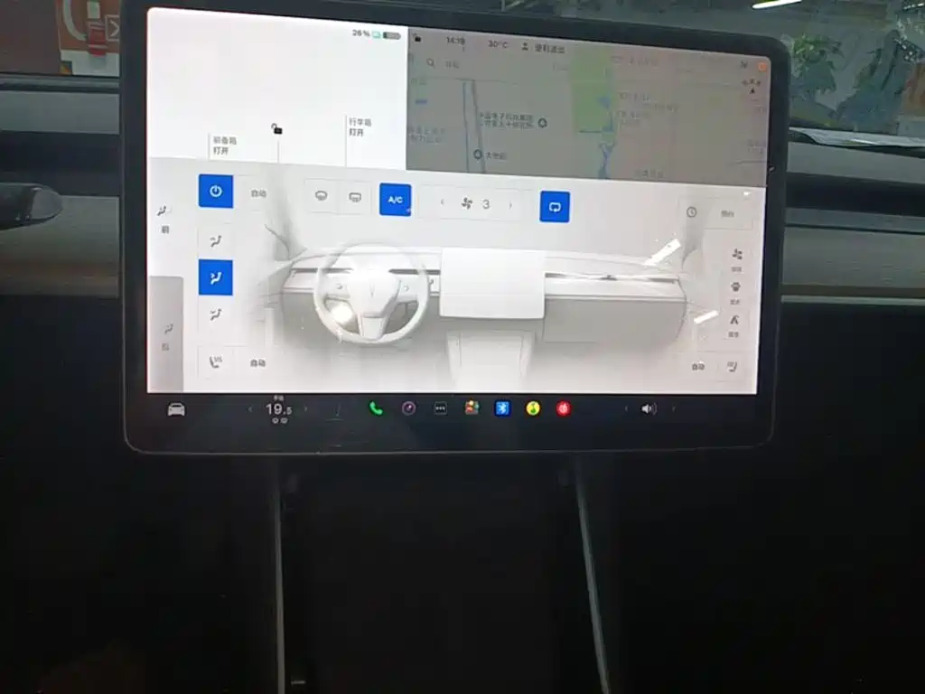 Tesla Model 3 — миниатюра 13