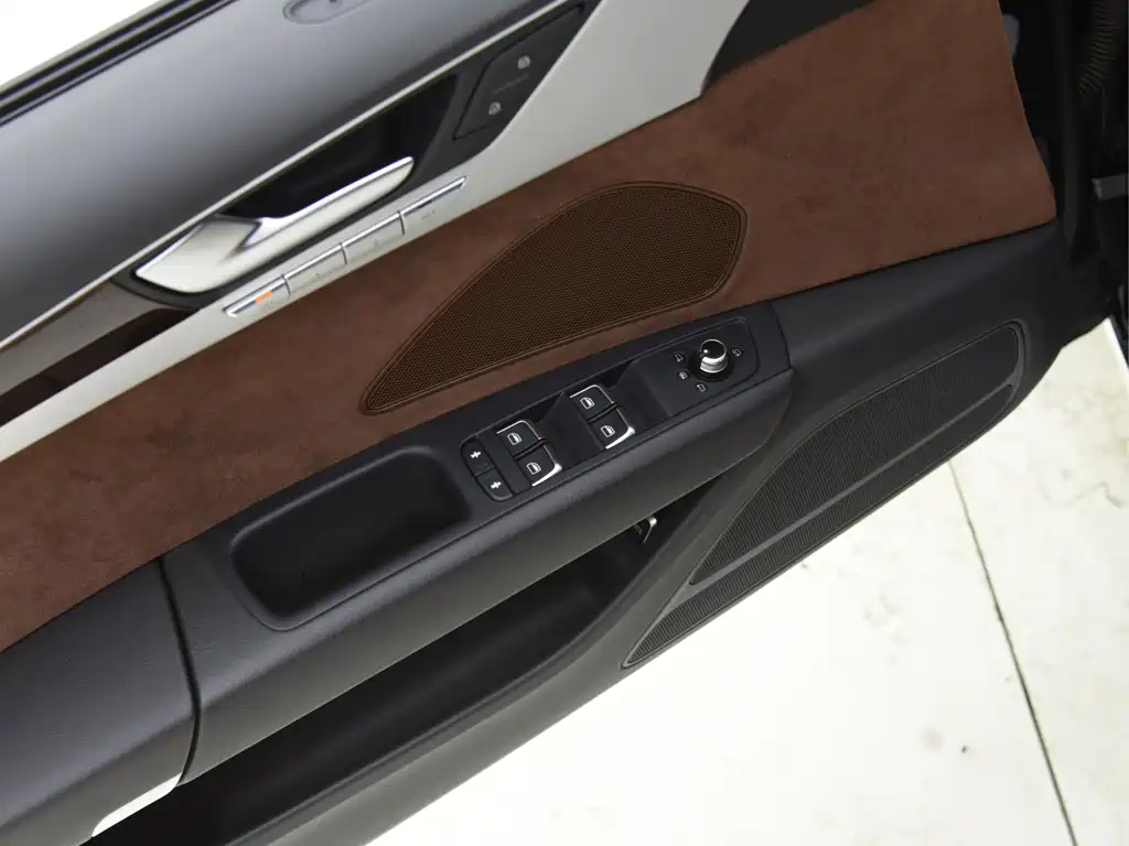 Audi A8 — миниатюра 11