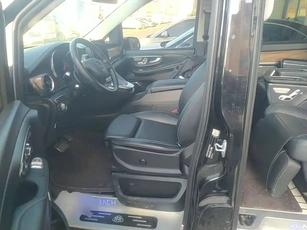 Mercedes-Benz V-Class — миниатюра 15