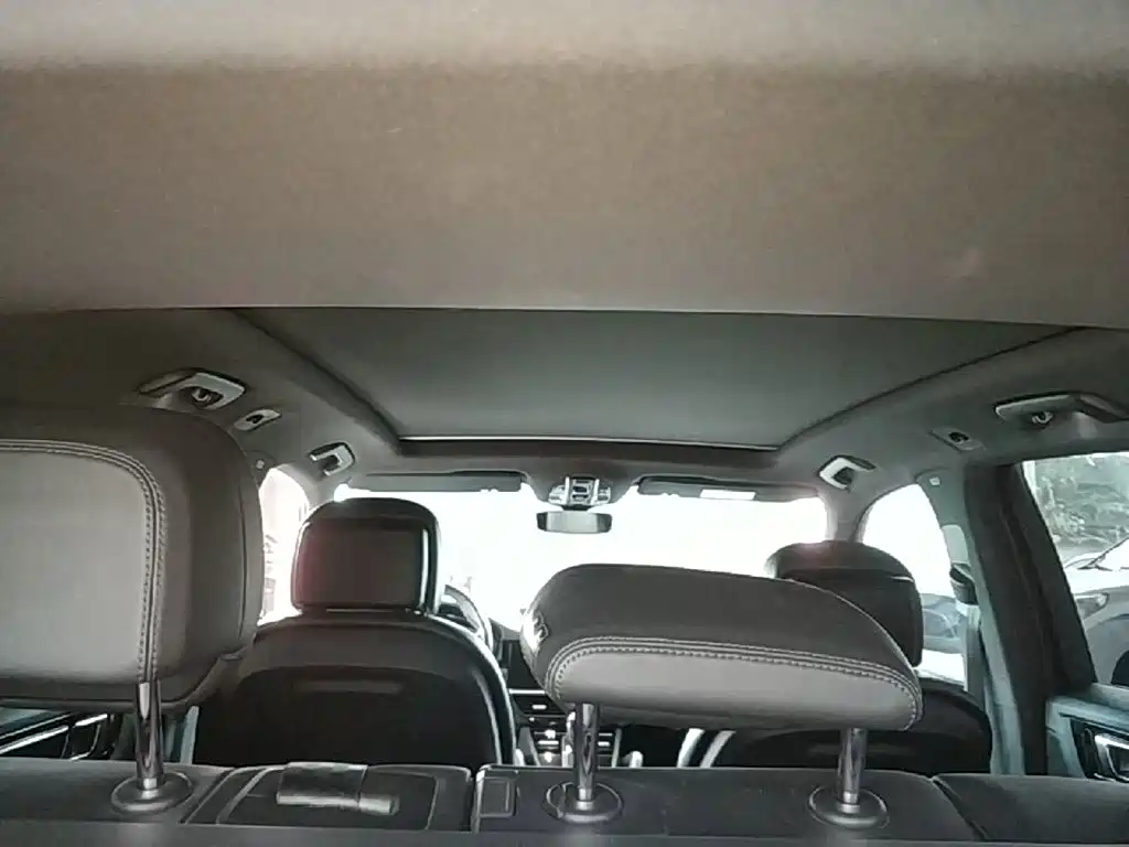 Porsche Cayenne — миниатюра 18
