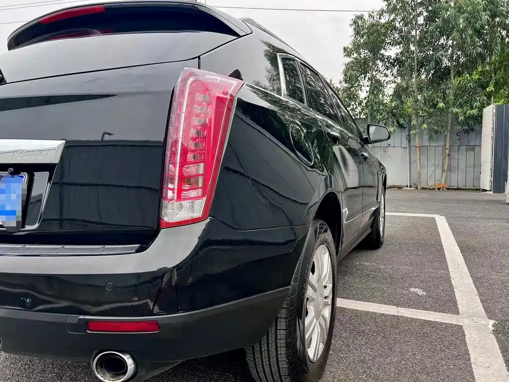 Cadillac SRX — миниатюра 8
