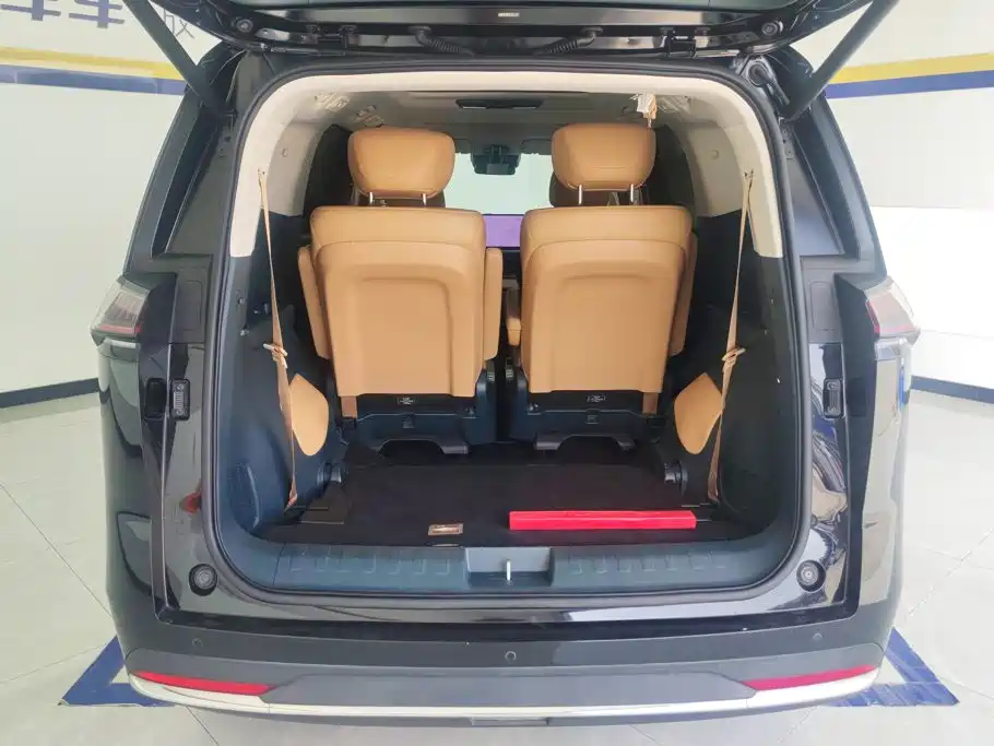 GAC Motor 传祺E8 PHEV — миниатюра 4
