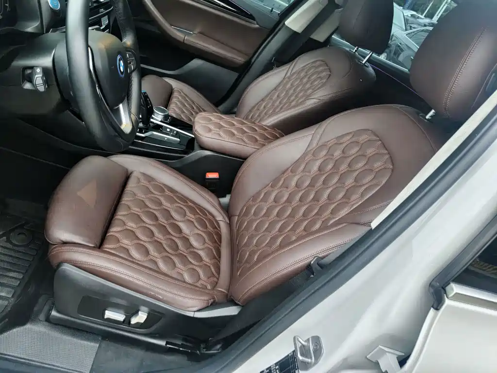 BMW iX3 — миниатюра 12