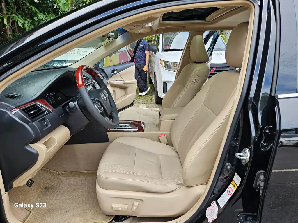Toyota Camry — миниатюра 11