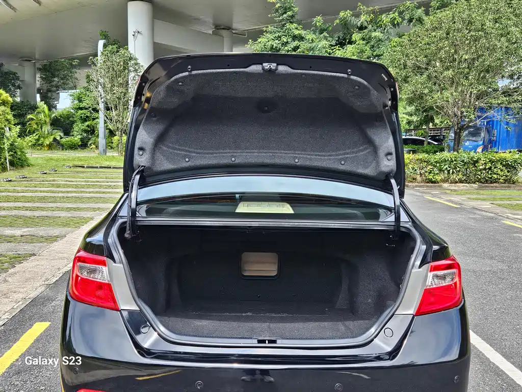 Toyota Camry — миниатюра 15