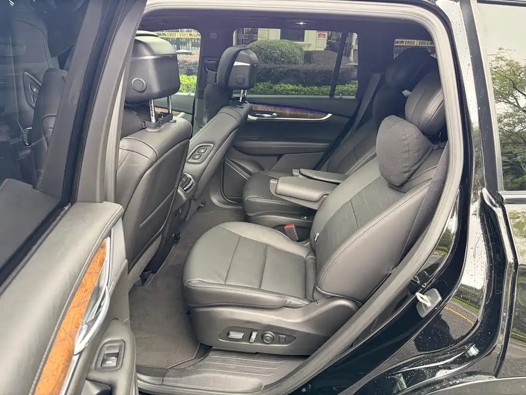 Cadillac XT6 — миниатюра 6