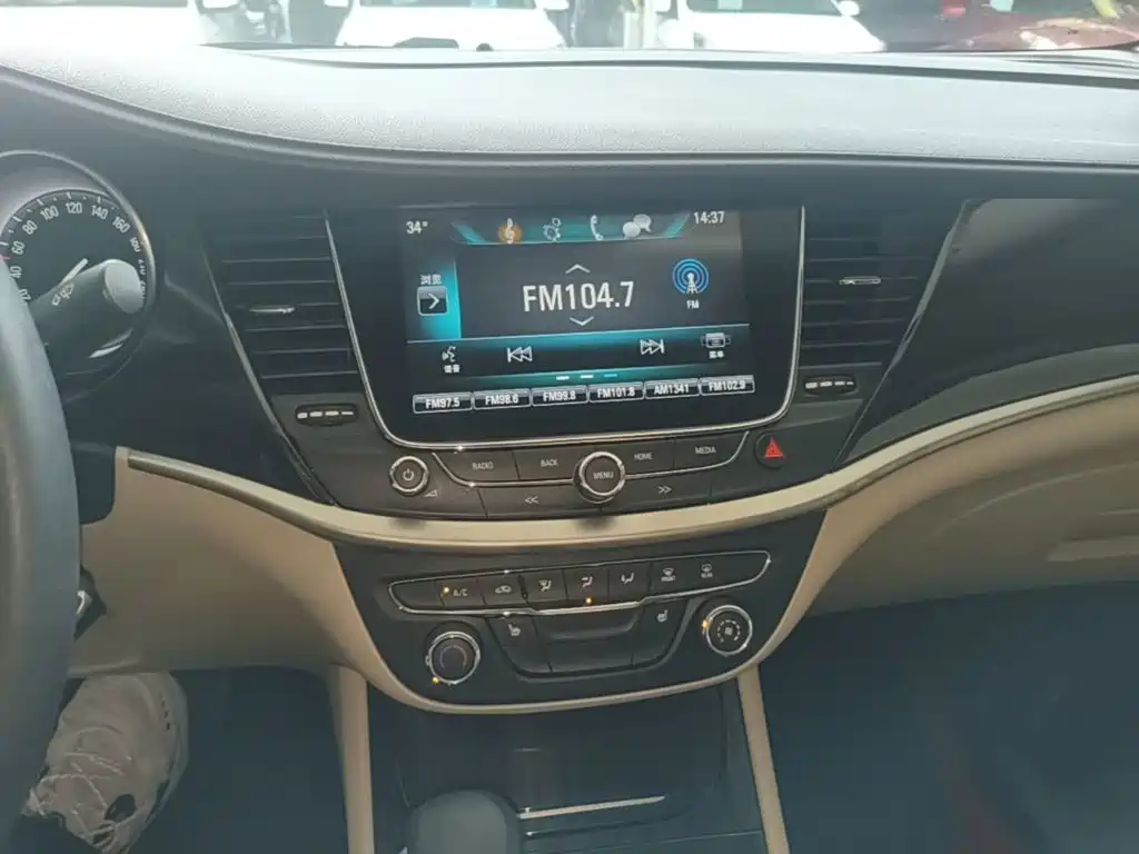 Buick Verano — миниатюра 13