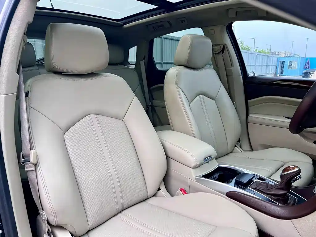 Cadillac SRX — миниатюра 17