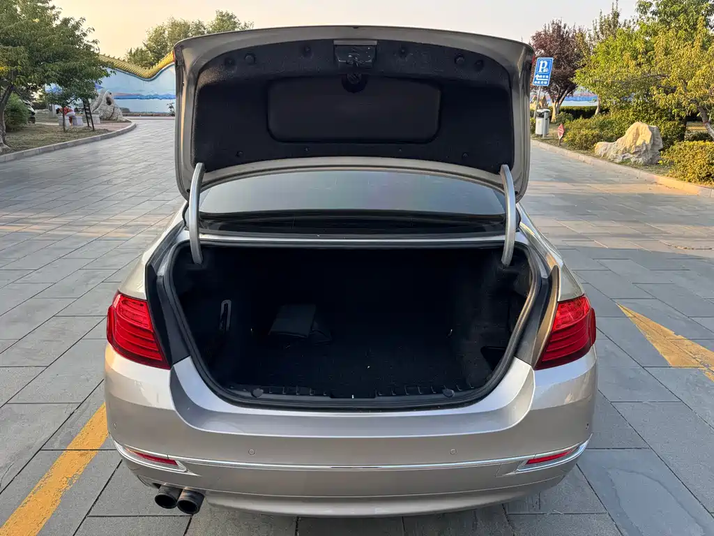 BMW 5 Series — миниатюра 18