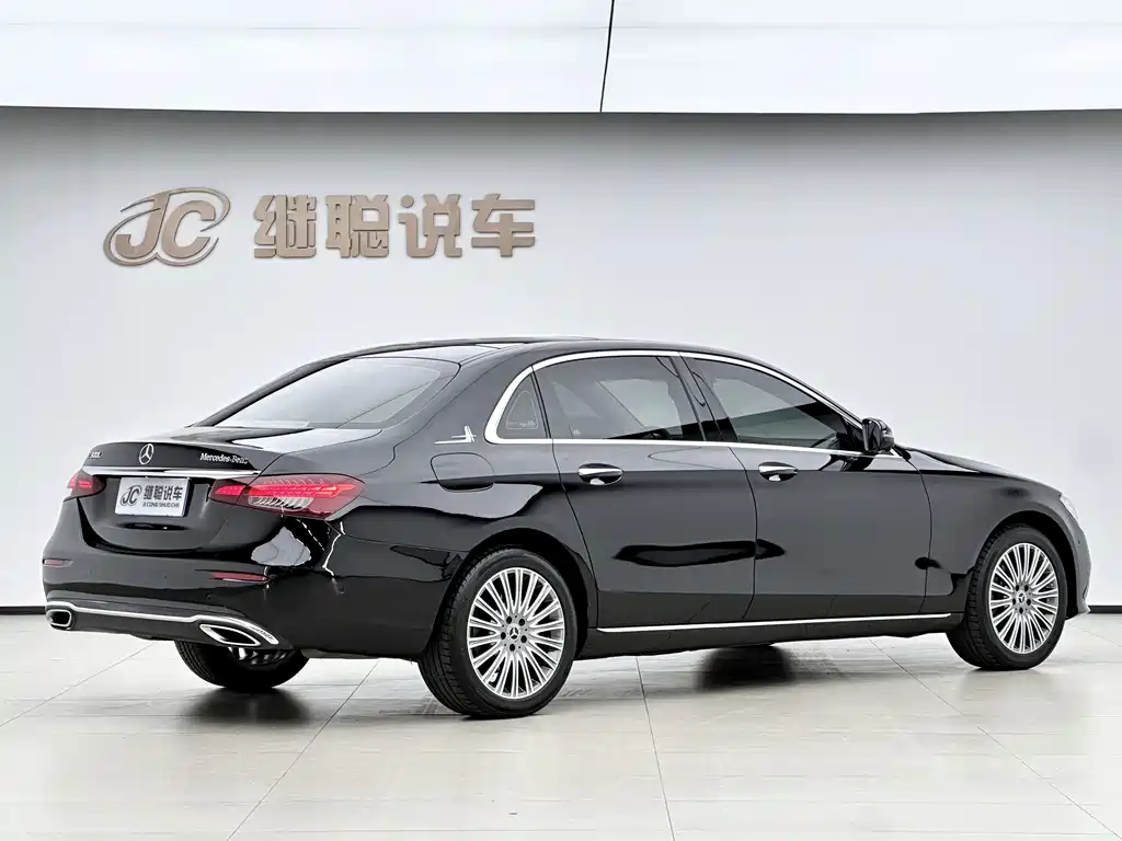 Mercedes-Benz E-Class — миниатюра 4