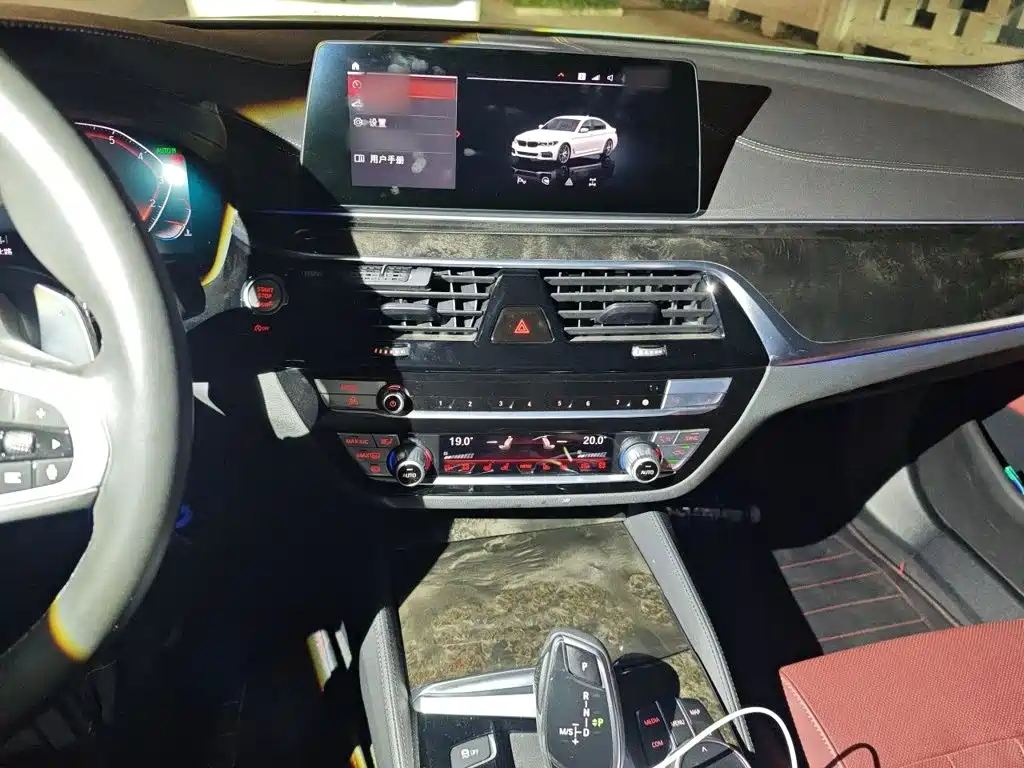 BMW 5 Series — миниатюра 6