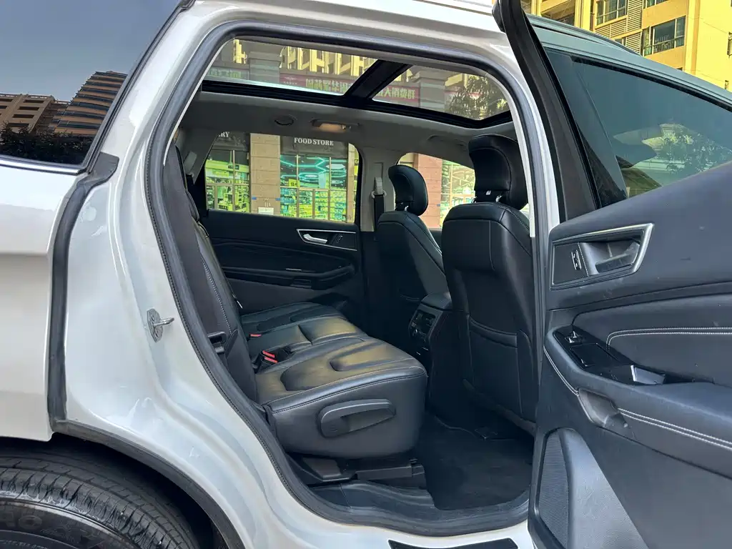 Ford Edge — миниатюра 16