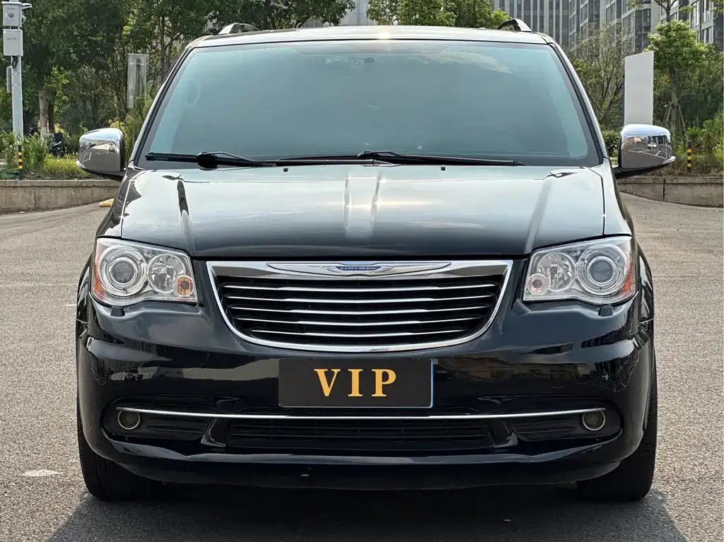Chrysler Grand Voyager (Import) — миниатюра 2