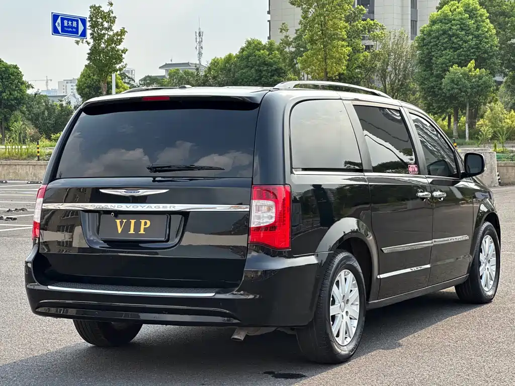 Chrysler Grand Voyager (Import) — миниатюра 9