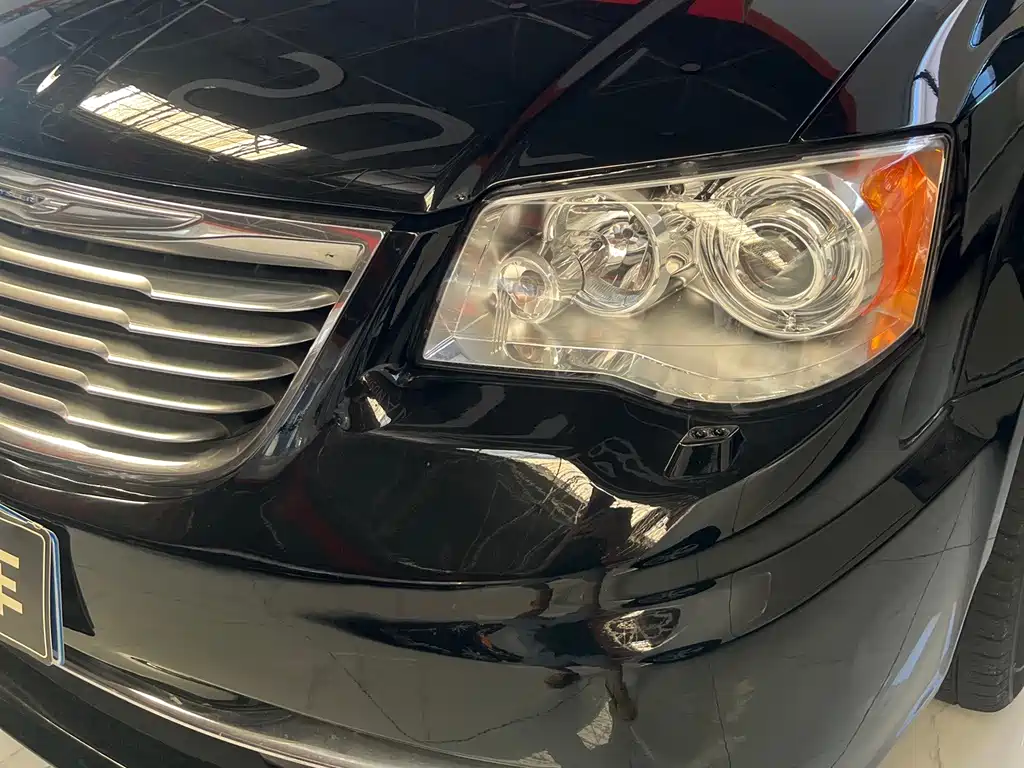 Chrysler Grand Voyager (Import) — миниатюра 10