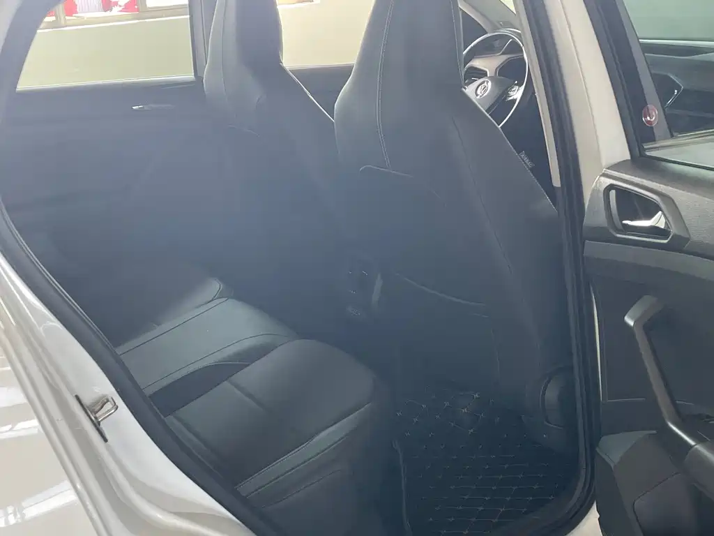 Volkswagen T-Cross — миниатюра 11