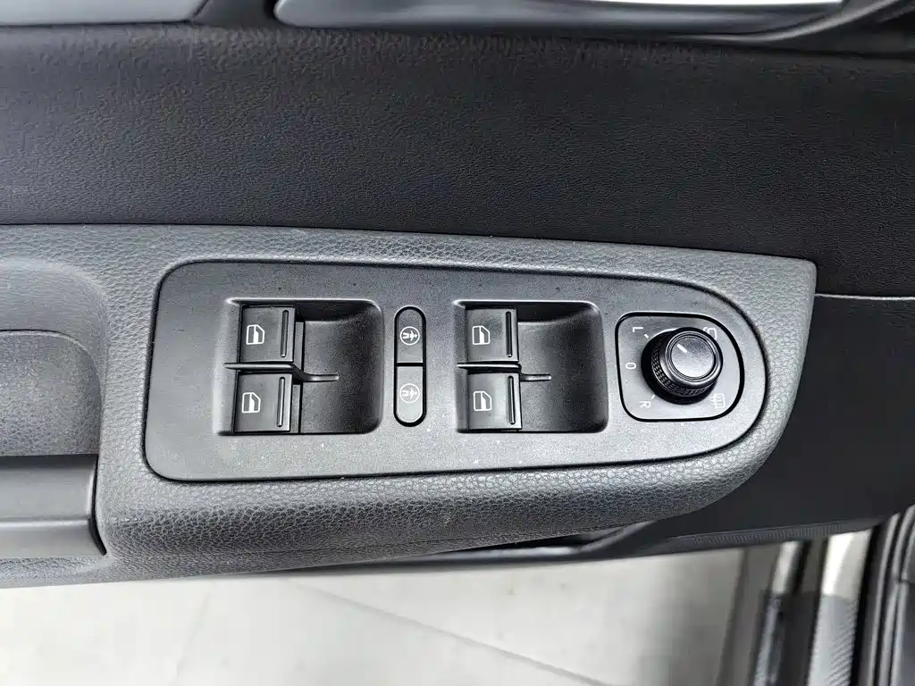 Volkswagen Sharan — миниатюра 9
