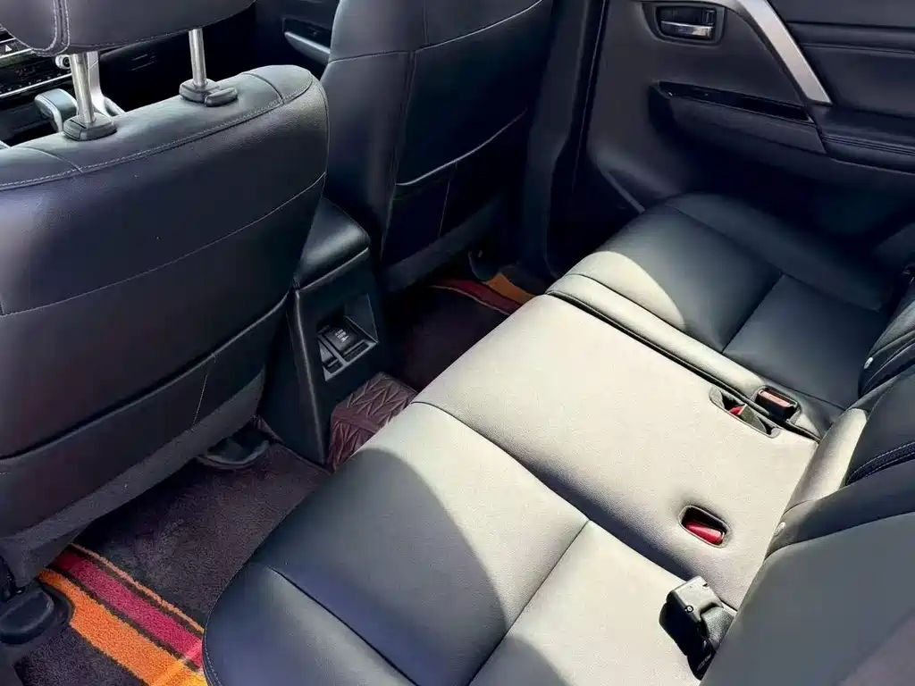 Mitsubishi Pajero Sport (Import) — миниатюра 6