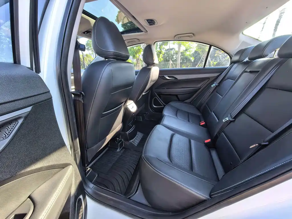 Geely Emgrand — миниатюра 8