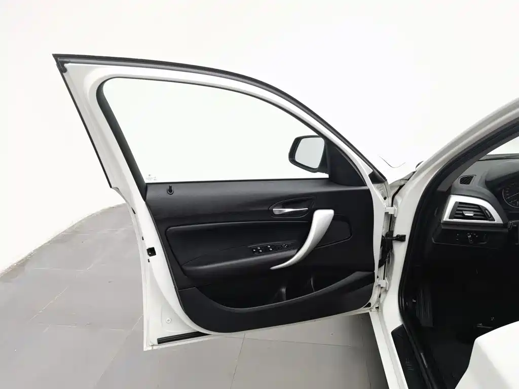 BMW 1 Series (Import) — миниатюра 8