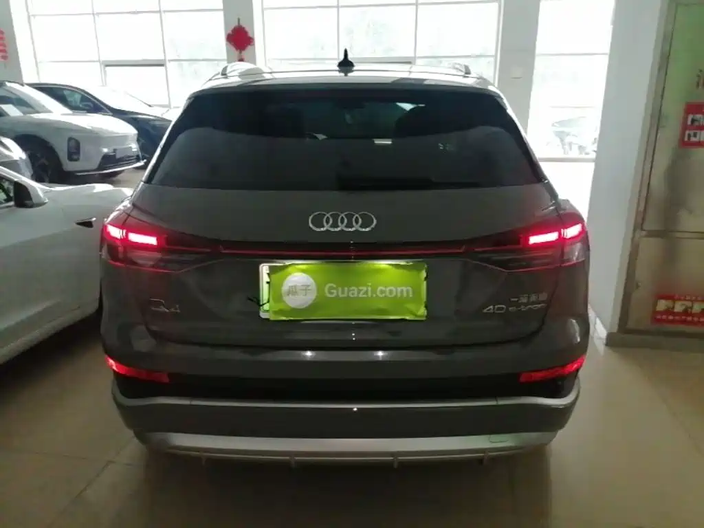 Audi Q4 e-tron — миниатюра 6