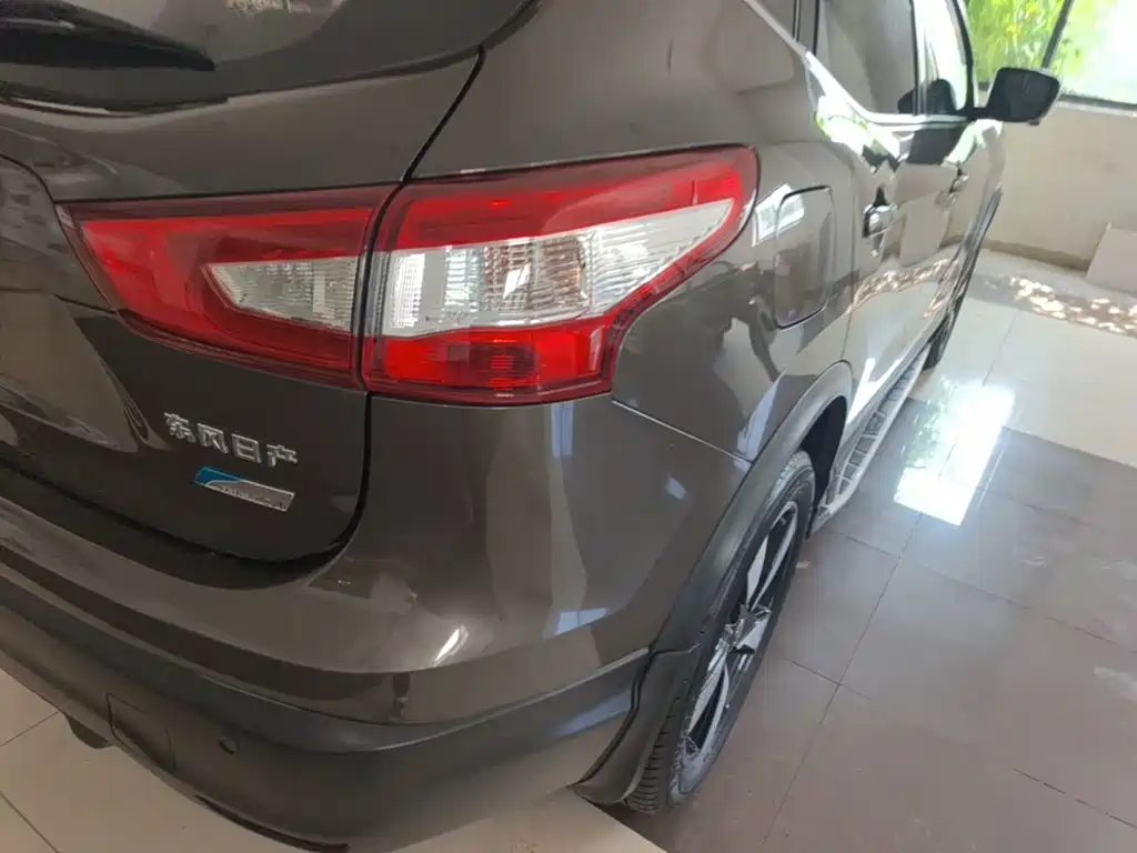 Nissan Qashqai — миниатюра 8
